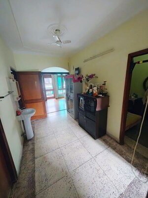 Living Room in 2 BHK Builder Floor at DLF Royale Residences, Dlf Phase I – for Rent