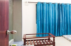 Bedroom in  Pg at Malad West – for Rent
