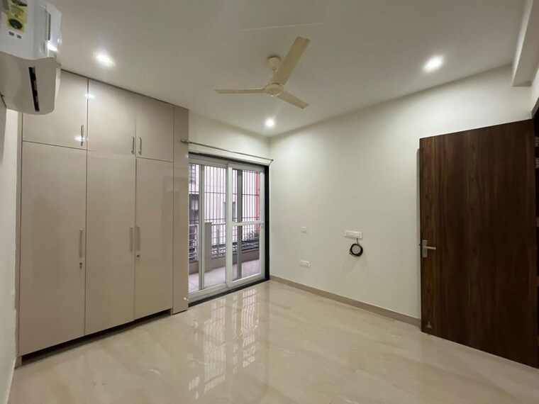 Room, sector 57 3 Bedroom 25000 Sq.Ft. Builder Floor In Sector 57 Gurgaon 10643748