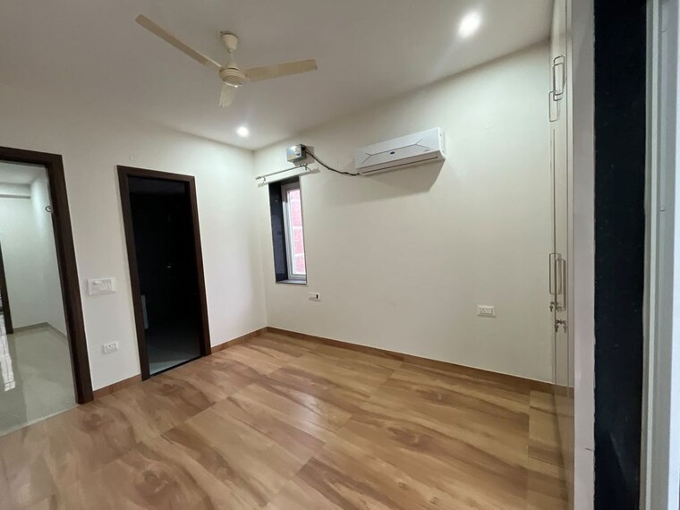 Room, sector 57 3 Bedroom 25000 Sq.Ft. Builder Floor In Sector 57 Gurgaon 10643748