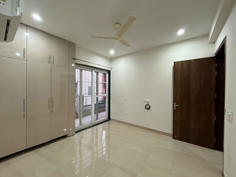 Room, sector 57 3 Bedroom 25000 Sq.Ft. Builder Floor In Sector 57 Gurgaon 10643748