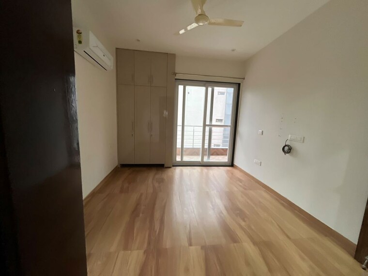 Room, sector 57 3 Bedroom 25000 Sq.Ft. Builder Floor In Sector 57 Gurgaon 10643748