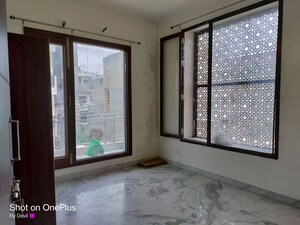 Room in 4 BHK Villa at Ansal Sushant Lok I, Sector 43 – for Rent