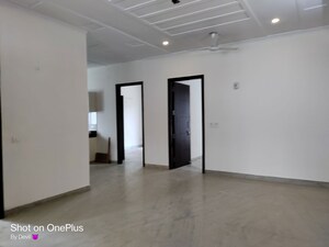 Room in 4 BHK Villa at Ansal Sushant Lok I, Sector 43 – for Rent