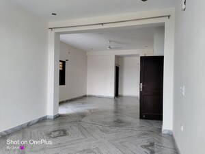 Room in 4 BHK Villa at Ansal Sushant Lok I, Sector 43 – for Rent