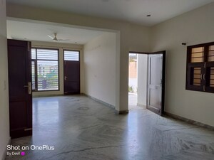 Room in 4 BHK Villa at Ansal Sushant Lok I, Sector 43 – for Rent