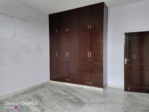 Room in 4 BHK Villa at Ansal Sushant Lok I, Sector 43 – for Rent