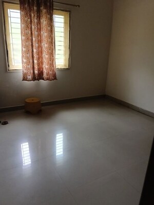 Room in 3 BHK Apartment at Diamond Estates 7, Kphb – for Rent