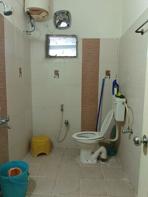 Bathroom in 3 BHK Apartment at Diamond Estates 7, Kphb – for Rent