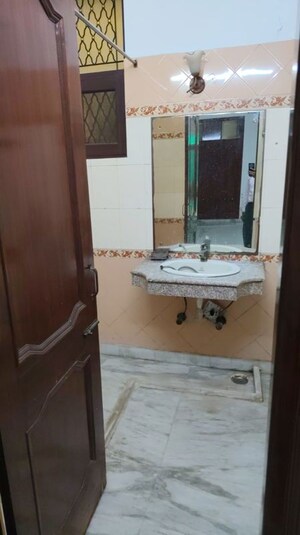 Bathroom in 3 BHK Builder Floor at RWA Apartments Sector 39, Sector 39 – for Rent
