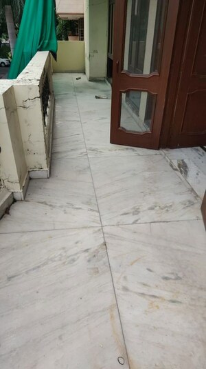 Room in 3 BHK Builder Floor at RWA Apartments Sector 39, Sector 39 – for Rent