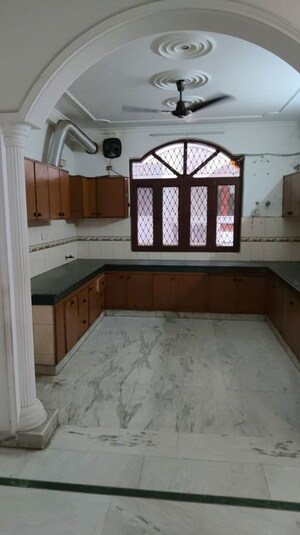 Kitchen in 3 BHK Builder Floor at RWA Apartments Sector 39, Sector 39 – for Rent