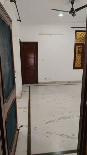 Furnished Amenities in 3 BHK Builder Floor at RWA Apartments Sector 39, Sector 39 – for Rent