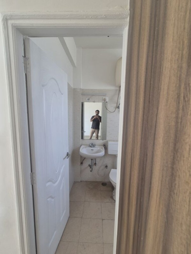 Bathroom, shree-vardhman-mantra 2 Bedroom 800 Sq.Ft. Apartment In Sector 67 Gurgaon 10643751