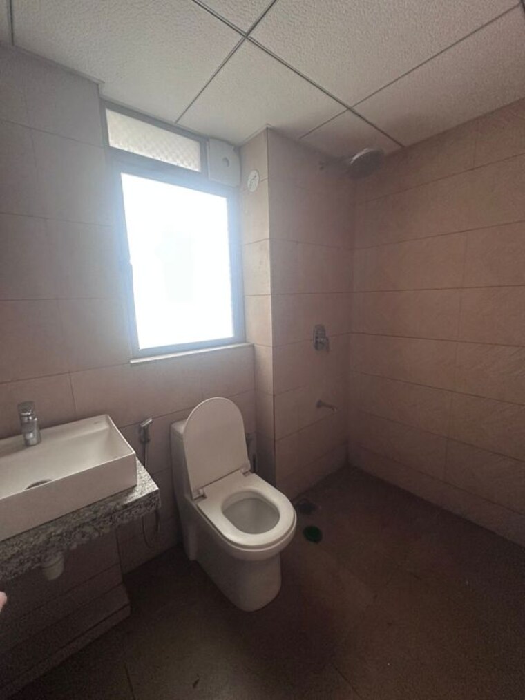 Bathroom, kalpataru-immensa 2 Bedroom 598 Sq.Ft. Apartment In Kolshet Road Thane 10643772