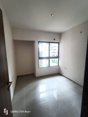 Room in 2 BHK Apartment at Piramal Vaikunth, Balkum Pada – for Rent