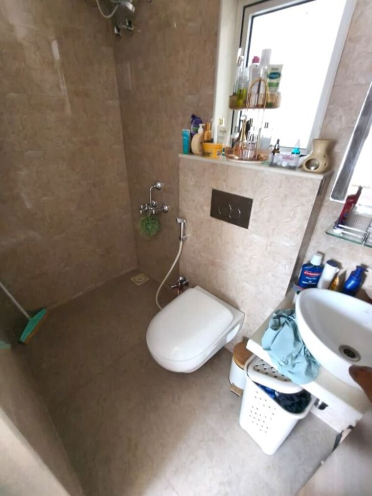 Bathroom, jp-eminence 1 Bedroom 410 Sq.Ft. Apartment In Andheri West Mumbai 10643781