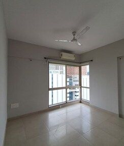 2 BHK + Prayer Room,Servant Room,Study Room,Extra Room Apartment For Rent in Vrindavan Society Goregaon