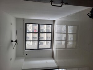 2 BHK Apartment For Rent in UK Iridium, Kandivali East