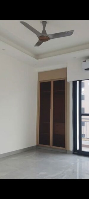 Room in 3 BHK Apartment at JKG Palm Resort, Raj Nagar Extension – for Rent