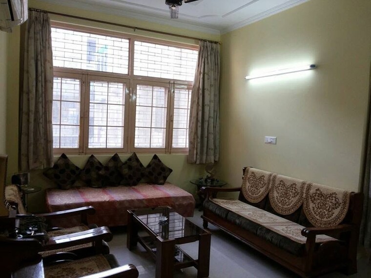 Living Room, ip extension 2 Bedroom 1000 Sq.Ft. Apartment In Ip Extension Delhi 10643803