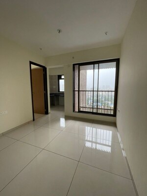 Room in 1 BHK Apartment at Chandak 34 Park Estate, Goregaon West – for Rent