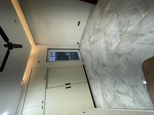 Room in 3 BHK Builder Floor at Sector 9a – for Rent