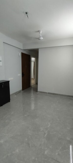 Room in 3 BHK Apartment at Signature Global City 81, Sector 81 – for Rent