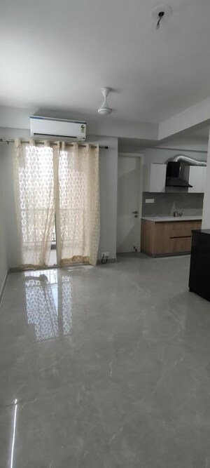 Room in 3 BHK Apartment at Signature Global City 81, Sector 81 – for Rent