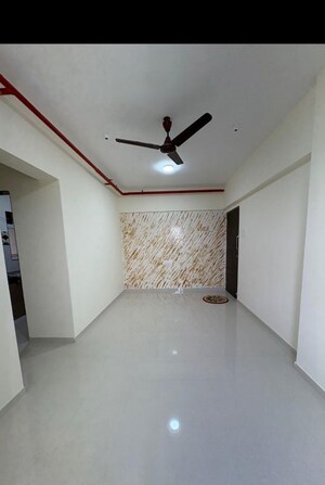 Room in 2 BHK Apartment at Vedant Sumeet Elite, Balkum Pada – for Rent