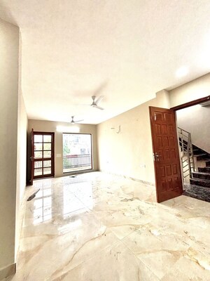 Room in 3 BHK Builder Floor at Palam Vihar – for Sale