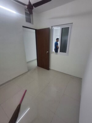Room in 1.5 BHK Apartment at Alliance Fortuna Blue, Lower Parel – for Rent