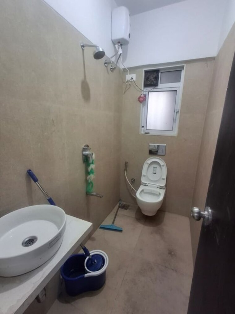 Bathroom, alliance-fortuna-blue 1.5 Bedroom 536 Sq.Ft. Apartment In Lower Parel Mumbai 10643861