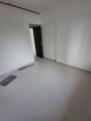 Room in 1.5 BHK Apartment at Alliance Fortuna Blue, Lower Parel – for Rent