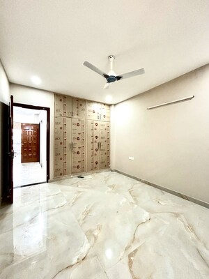 Bedroom in 3 BHK Builder Floor at Palam Vihar – for Sale