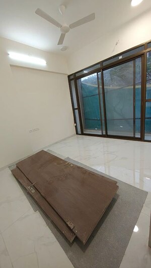 Room in 3 BHK Apartment at Mangesh Darshan Apartment, Santacruz West – for Rent