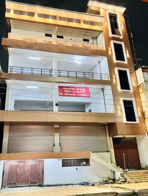  Showroom For Rent in Taramandal