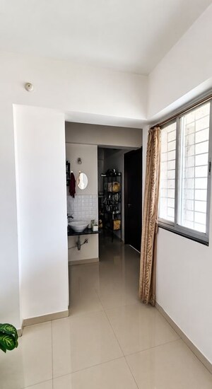 Room in 1 BHK Apartment at Majestique Aqua, Phursungi – for Sale