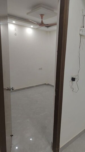 Room in 3 BHK Independent House at Mehrauli – for Sale