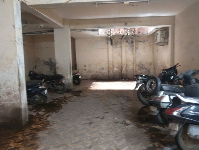  Parking, old morbi  46.13 Sq.Mt. Apartment In Old Morbi Morbi 10643948