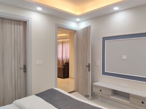 Room in 3 BHK Builder Floor at Sushant Lok 2, Sector 57 – for Rent