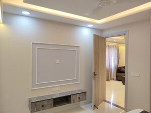 Furnished Amenities in 3 BHK Builder Floor at Sushant Lok 2, Sector 57 – for Rent