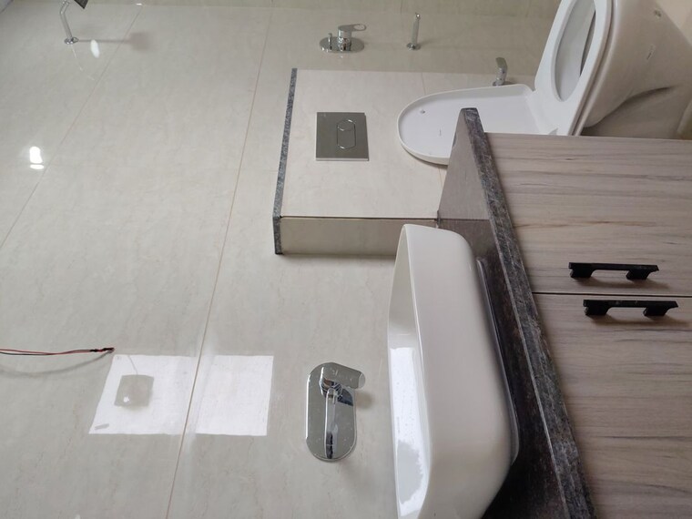 Bathroom, sushant-lok-2 3 Bedroom 2700 Sq.Ft. Builder Floor In Sector 57 Gurgaon 10643932