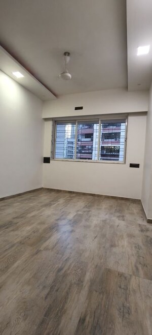 Room in 2 BHK Apartment at Indradarshan II, Oshiwara – for Rent