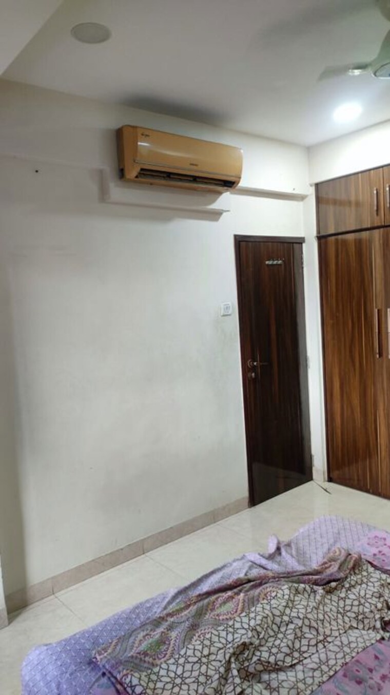 Room, mumbai central suburbs 2 Bedroom 650 Sq.Ft. Apartment In Mumbai Central Suburbs Mumbai 10643994