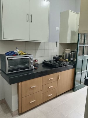 Kitchen in 3 BHK Builder Floor at DLF Imperial Residences, Dlf Phase I – for Rent