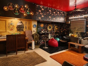 Living Room in 4 BHK Builder Floor at DLF Royale Residences, Dlf Phase I – for Rent
