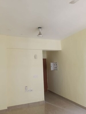 Room in 2 BHK Apartment at Shree Vardhman Mantra, Sector 67 – for Rent