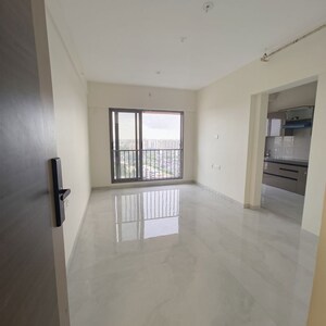 Room in 1 BHK Apartment at Veena Synergy, Andheri East – for Rent
