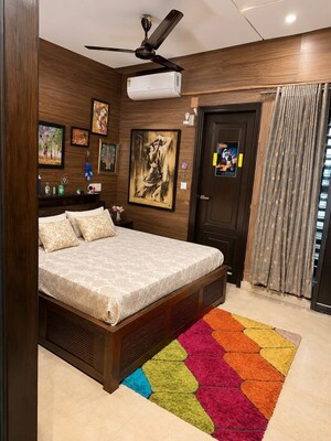 Bedroom in 4 BHK Builder Floor at DLF Imperial Residences, Dlf Phase I – for Rent
